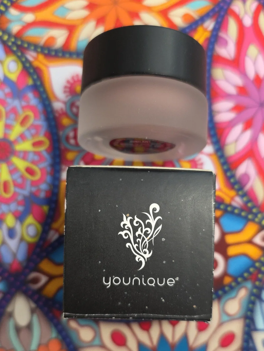 Younique Moodstruck Splurge Cream Shadow - Jubilant (Pink)